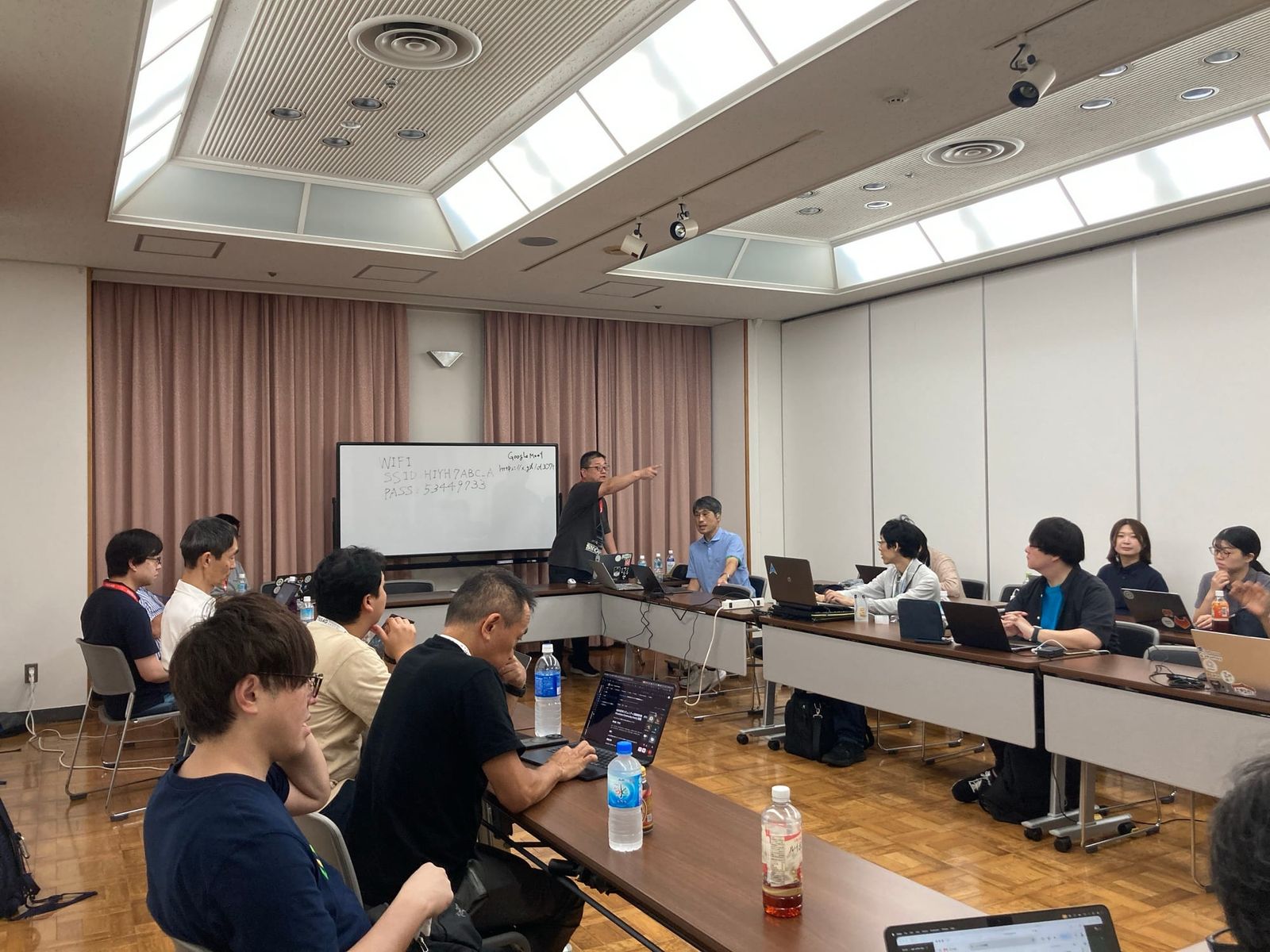 The QGIS Japan Community Activities Discussion Meeting in progress