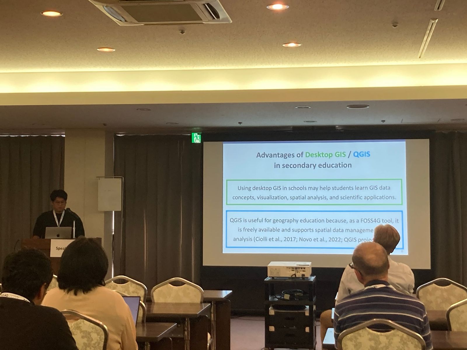 Hiroyuki Yamauchi presenting