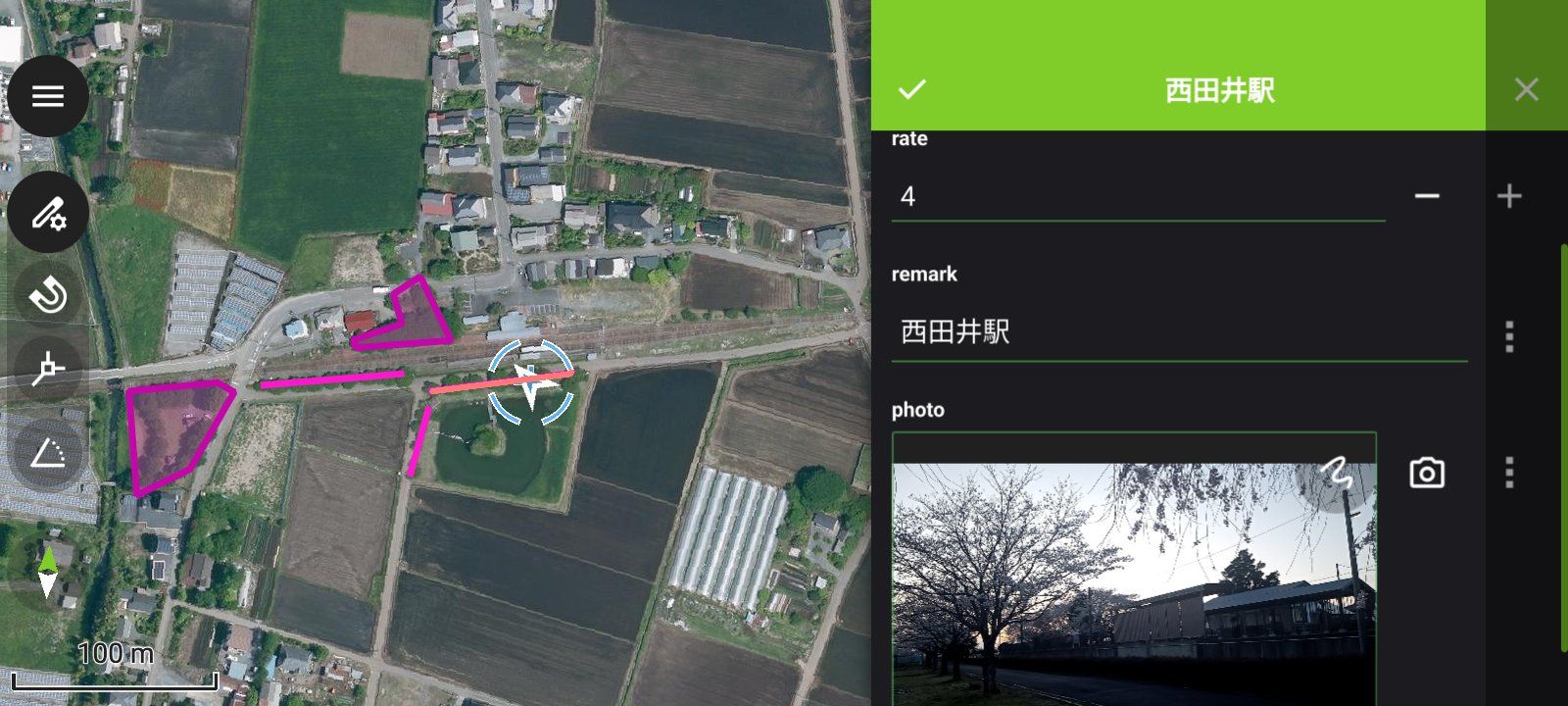 Editing cherry blossom spots in the QField app (created by processing “Latest Nationwide Photographs” (GSI) with GSI Tiles as the background)
